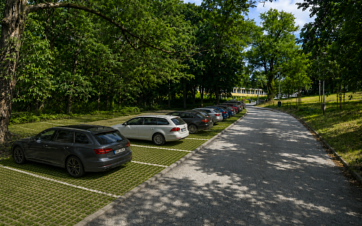 Parkoviště ZŠ - učitelé