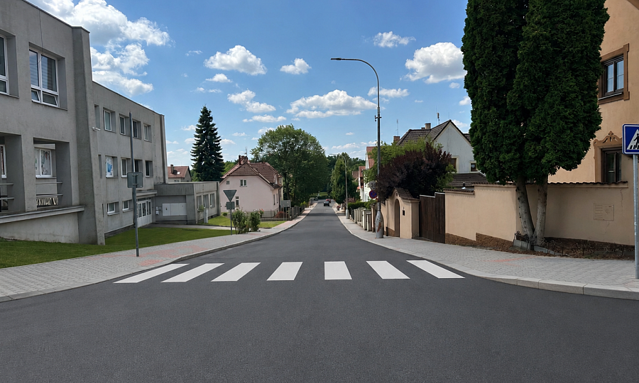 Komunikace Husova
