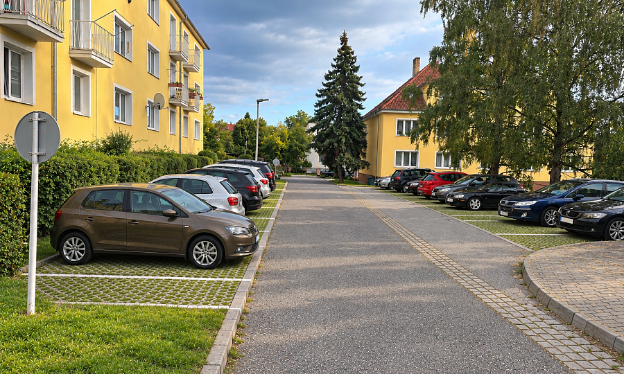 Rozšíření parkovacích míst v ulici Palackého pod bytovým domem č. 584